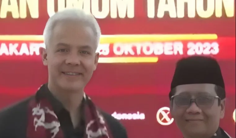 <br>Ganjar Pranowo dan Mahfud MD mendatangi Kantor Komisi Pemilihan Umum (KPU) di Jakarta. 