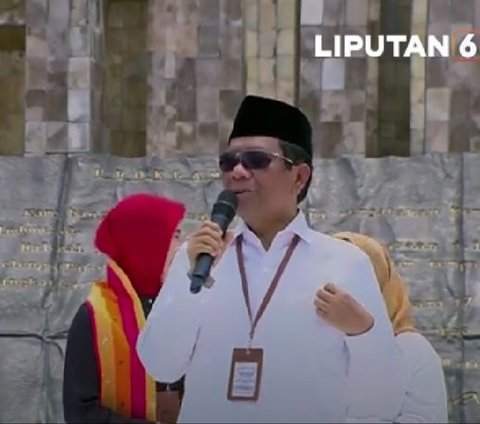 Mahfud MD Daftarkan Diri ke KPU Pakai Baju Lima Tahun Lalu, Kisahnya Bikin Ngakak Ganjar Pranowo