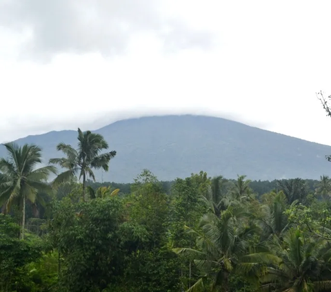 Naik Level dari Normal Jadi Waspada, Ini Fakta Gunung Slamet yang Terbangun dari Tidur Panjangnya