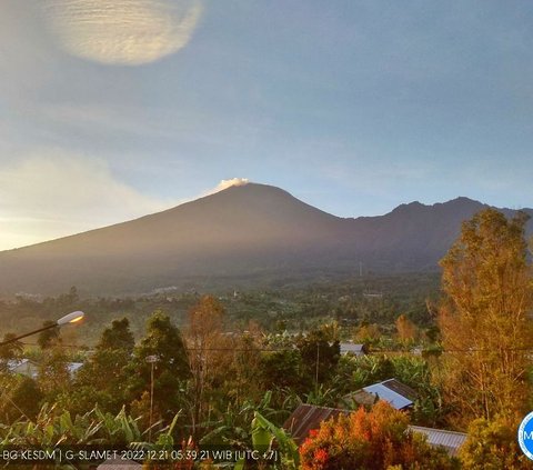 Naik Level dari Normal Jadi Waspada, Ini Fakta Gunung Slamet yang Terbangun dari Tidur Panjangnya