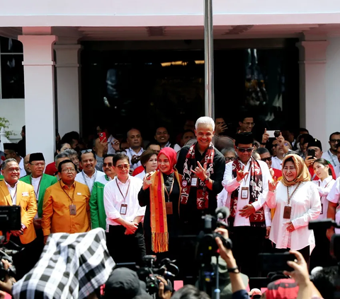 Visi Misi Diserahkan ke KPU Bentuk Buku Pop Up Dilengkapi Bercode, Ganjar Harap Masyarakat Beri Masukan