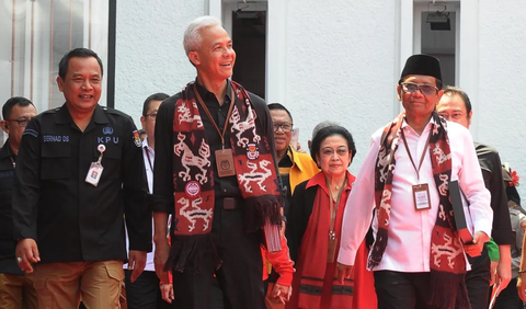 Sementara, Bacawapres Mahfud Md menyebut perihal singkatan pasangan akan disampaikan langsung oleh Tim Pemenangan Nasional (TPN) Ganjar Pranowo. <br>