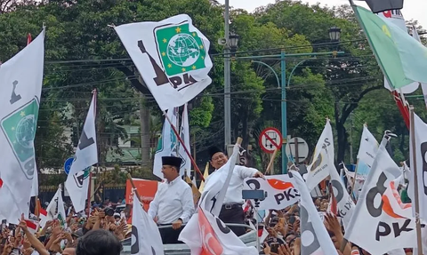 VIDEO: Momen Anies-Cak Imin Lewat Rumah Megawati saat ke KPU, Pendukung Teriak 'Anies Presiden'