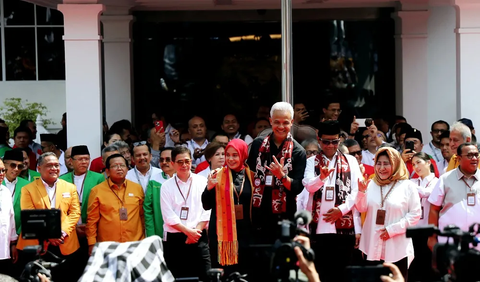 Ganjar mengaku bersama Mahfud ingin membangun Indonesia dengan lebih cepat dan melanjutkan apa yang sudah dilakukan pemerintahan saat ini.<br>