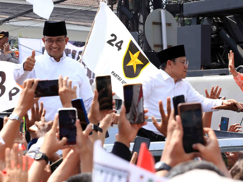 Potret Adu Penampilan Ganjar-Mahfud VS Anies-Muhaimin saat Daftar Pilpres 2024 ke KPU