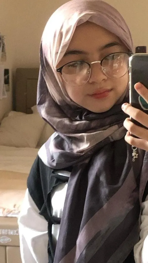 Makin Cantik Berhijab, Potret Terbaru Sienna Anak Marshanda yang Posenya Bikin Salfok 'Kerudung Belepotan Tetap Cantik'