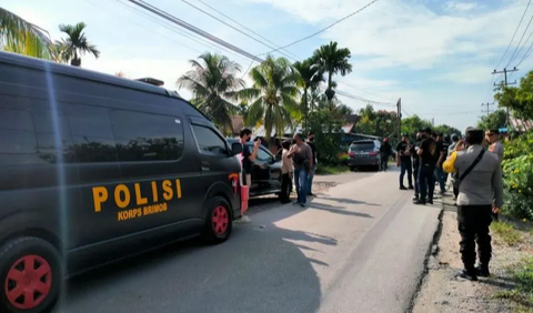Sementara untuk penangkapan lima tersangka di Sumatera Selatan diduga terkait dengan jaringan Jamaah Islamiyah (JI). Lima tersangka ini ditangkap pada Rabu (18/10) kemarin.<br>