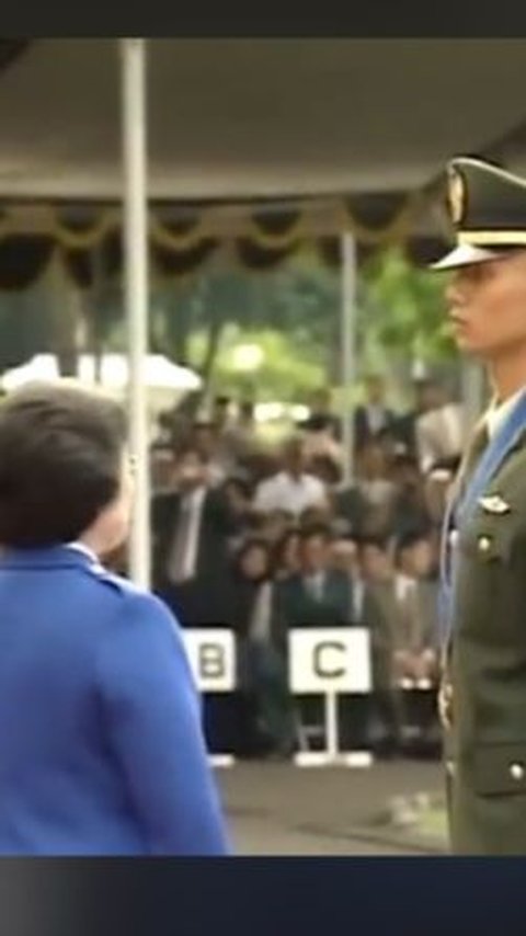 Momen Lawas Presiden Megawati Lantik AHY jadi Perwira TNI, Sempat Terbalik Pasangkan Pangkat