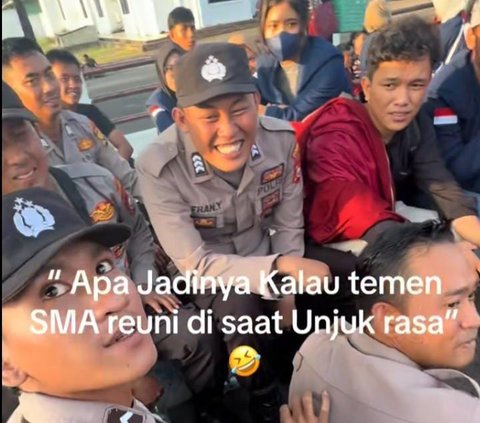 Dalam keterangan video, pengguna TikTok tersebut menulis, 