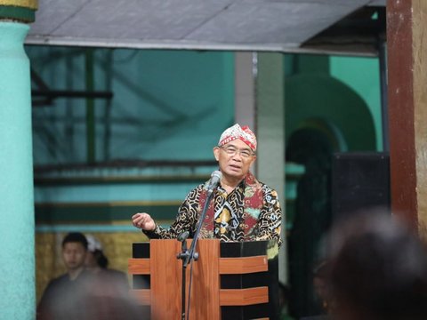 Menko PMK Terima Gelar Adat Raden Pangeran Anom dari Kasepuhan Majan