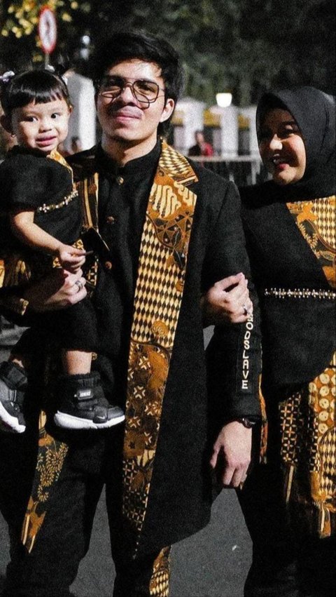 Momen Ameena Bikin Jokowi Gemas, Ikut Catwalk sama Atta Aurel di Acara Istana Berbatik