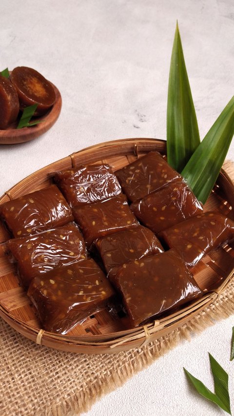 2 Classic Snack Recipes, Sweet and Soft Steamed Sticky Rice Dodol