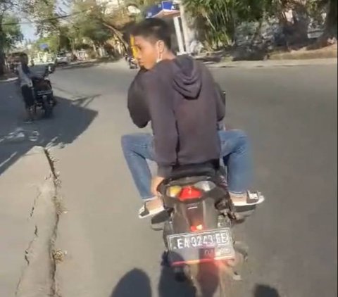 Harassing Mothers on the Streets, Young Man Gets Instant Karma Falling from Motorcycle and Getting Stepped On