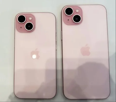 iPhone 15 Pro Users Complain about Swollen Phone Batteries