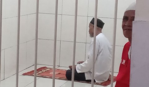 Jaksa meyakini Dukun Aki Cs bersalah melakukan pembunuhan berencana sebagaimana diatur dalam Pasal 340 KUHP.<br>