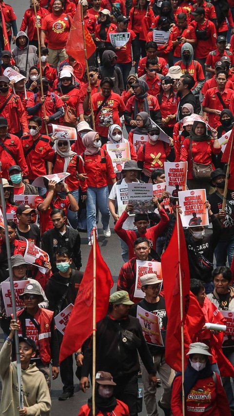 Kabid Humas Polda Metro Jaya Kombes Trunoyudo Wisnu Andiko mengatakan telah menerjunkan sebanyak 6.520 personel gabungan untuk mengamankan aksi demo tersebut.<br>