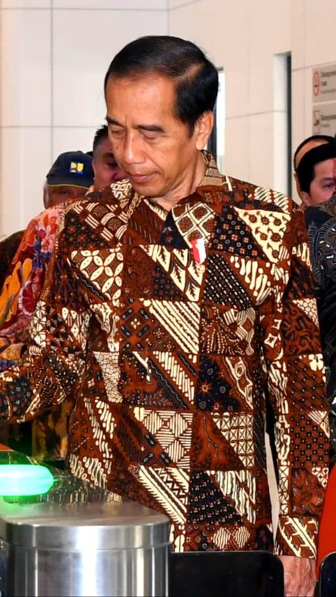 Jokowi Sebut Studi Kereta Cepat Bandung-Surabaya Rampung Dua Pekan<br>
