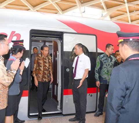 Jokowi Sebut Studi Kereta Cepat Bandung-Surabaya Rampung Dua Pekan