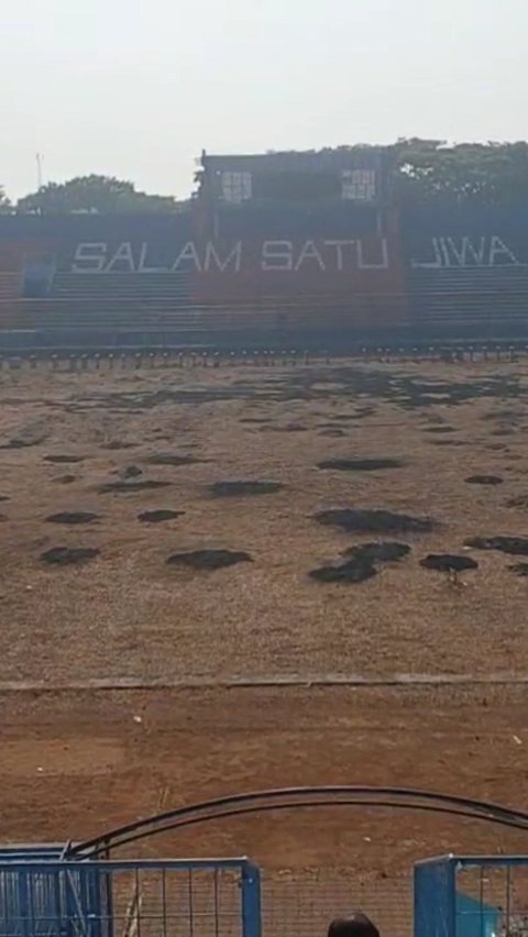 Muncul Api di Stadion Usai Peringatan Setahun Tragedi Kanjuruhan