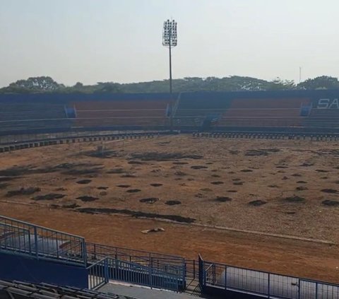 Muncul Api di Stadion Usai Peringatan Setahun Tragedi Kanjuruhan