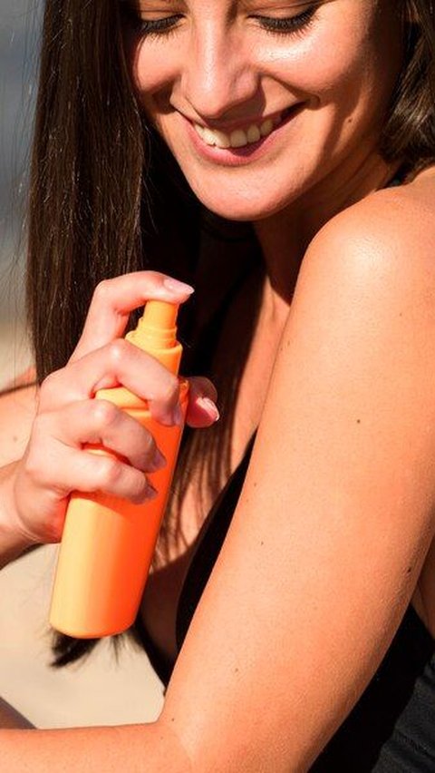 Ketika memilih antara SPF 30 dan SPF 50, perbedaan perlindungan terhadap radiasi UVB mungkin tidak begitu signifikan. Keduanya memberikan tingkat perlindungan tinggi, dan pilihan tergantung pada kebutuhan individual Anda.