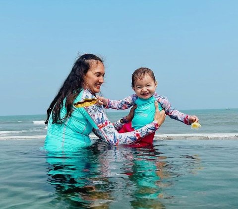 Selamat! Nadine Chandrawinata Melahirkan Anak Kedua