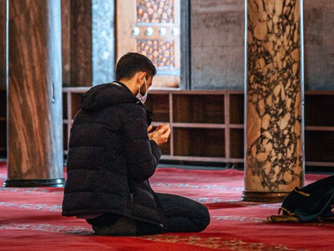 Viral Woman Finds Soulmate at Religious Gathering, Initially Consults Potential Imam, Ends Up Exchanging Instagrams