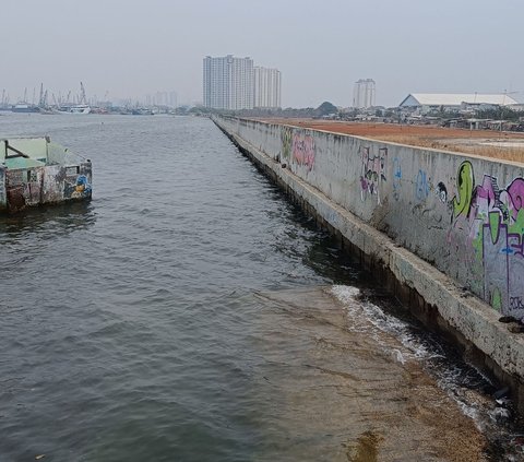 Tembok Pembatas Laut dan Daratan Jakarta Bocor, Begini Penampakannya