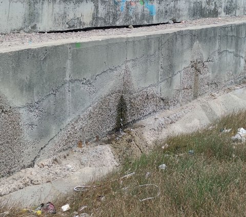 Tembok Pembatas Laut dan Daratan Jakarta Bocor, Begini Penampakannya
