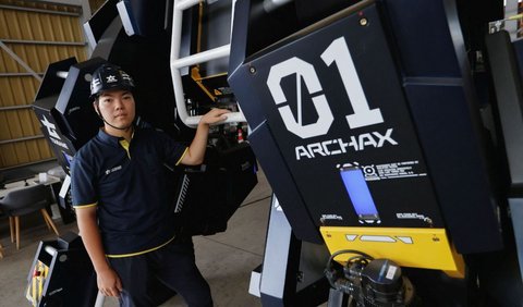 “Jepang sangat ahli dalam bidang animasi, permainan, robot, dan mobil, jadi saya pikir akan sangat bagus jika saya bisa menciptakan produk yang menggabungkan semua elemen ini menjadi satu,” <br>