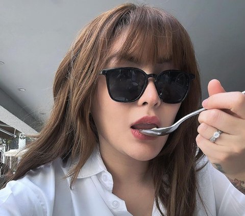 Selebgram Angela Lee Diperiksa atas Kasus TPPU Sindikat Narkoba Fredy Pratama