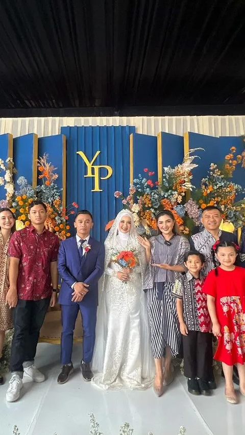 <b>7 Tahun Kerja Bareng dan Kini Nikah, Ini Potret Akrab Sus Pipit Pengasuh Arsya dan Keluarga Hermansyah</b>