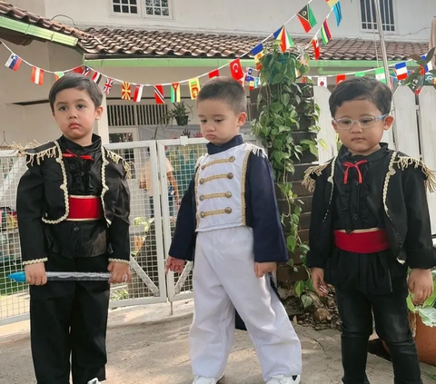 Potret Gemas Athar Anak Citra Kirana Pakai Baju Prancis, Sang Ibu 'Mirip Napoleon Bonaparte'