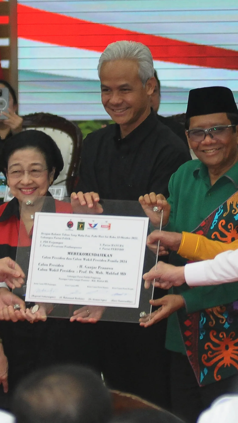 Penetapan Mahfud sebagai pendamping Ganjar diumumkan secara resmi di Kantor DPP PDI Perjuangan (PDIP) Menteng, Jakarta Pusat pada Rabu (8/10).<br>