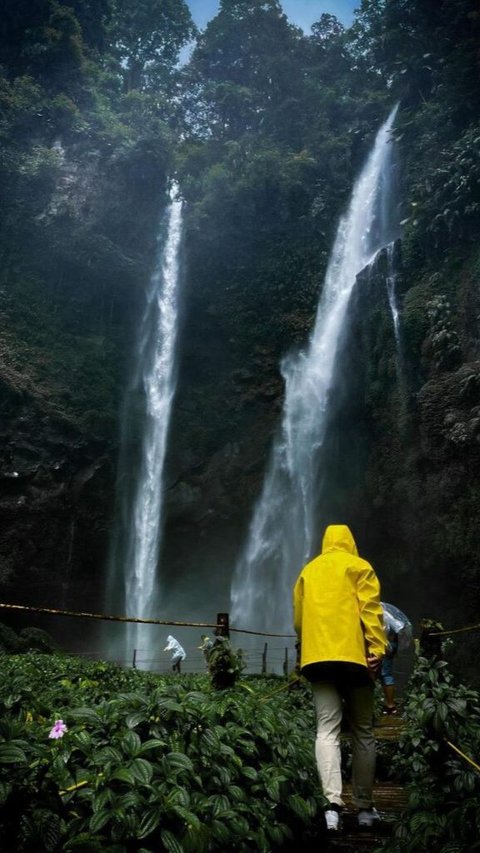 Sensasi Cipratan Air di Curug Lembah Purba Sukabumi, Lokasinya Mengagumkan di Tengah Hutan