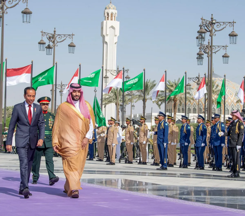 FOTO: Kehangatan Pangeran Muhammad bin Salman Menyambut Kedatangan Presiden Jokowi di Istana Al-Yamamah Arab Saudi