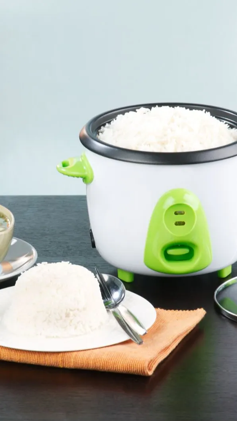 Pemerintah Bagi-Bagi 500 Ribu Rice Cooker Gratis Bulan Depan