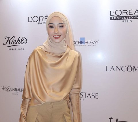 Trik Hijab untuk Tampil Anggun dengan Pipi Terlihat Lebih Tirus, Intip Tutorialnya
