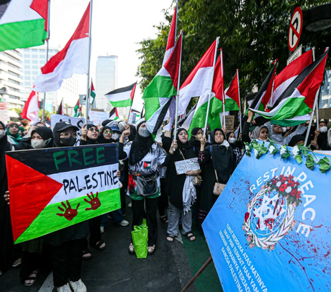 Aksi unjuk rasa ini merupakan respons atas penyerangan Israel ke Gaza yang terus-menerus dilakukan pasukan zionis Israel.