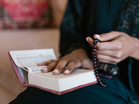 5 Doa Agar Dimudahkan Menghafal Al-Quran dan Selalu Tersimpan dalam Ingatan