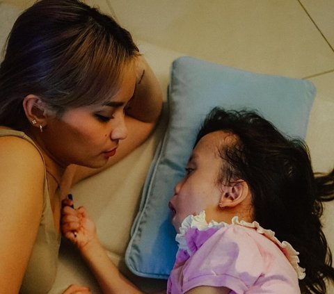 Touching Moment of Joanna Alexandra Being Called 'Mom' by Her Daughter who Suffers from a Rare Disease