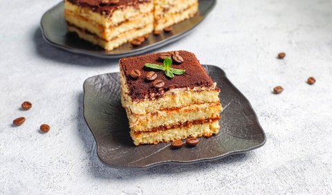 Coffe cake, tiramisu, pudding, dan aneka pastry lainnya dengan rasa kopi yang khas memang lezat, tetapi bagi ibu menyusui, sebaiknya dikurangi. <br>