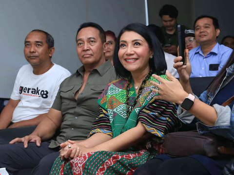 Portrait of Andika Perkasa Inviting Wife Diah Erwiany to Watch 'Big Plan'