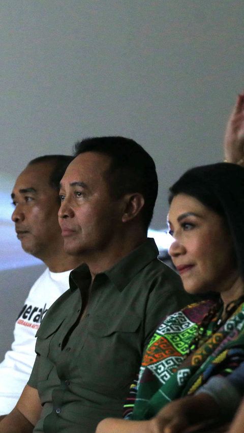 Portrait of Andika Perkasa Inviting Wife Diah Erwiany to Watch 'Big Plan'