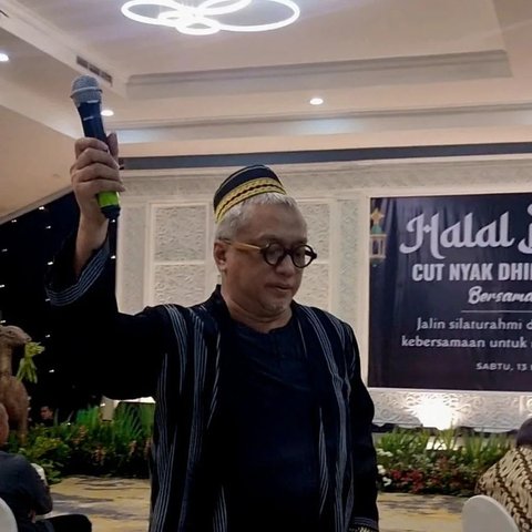 Dik Doank menceritakan pengalaman ini di Rumah Goa, Ciputat, Tangerang Selatan pada 9/8/2022.