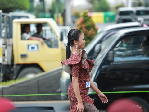 Mengawali Batik Festival, Banyuwangi Gelar Fashion On Pedestrian