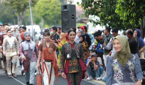 Sejak 2013 beragam motif batik telah diangkat pada BBF dan rangkainnya. <br>