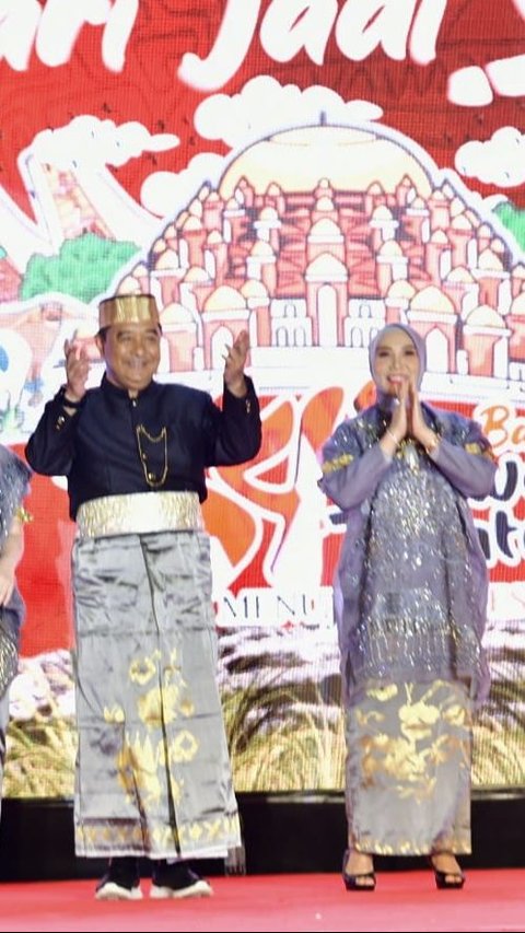 Pj Gubernur Bahtiar Baharuddin Buka Gelaran Fashion Show Perayaan HUT Sulsel ke-354<br>