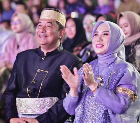 Pj Gubernur Bahtiar Baharuddin Buka Gelaran Fashion Show Perayaan HUT Sulsel ke-354