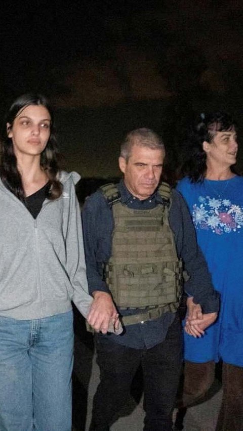Judith dan Natalie menjadi tawanan pertama yang dibebaskan oleh Hamas sejak peperangan terbaru meletus pada 7 Oktober 2023.